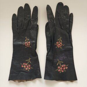 Vintage Beauty Black Leather Skin Gloves with Embroidered Pink Flowers Small